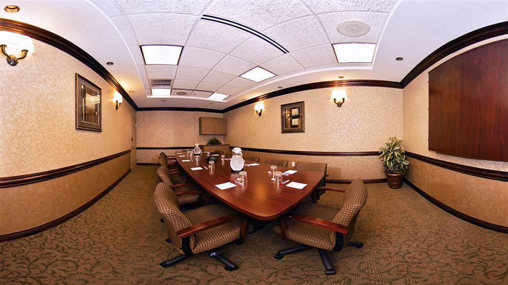 Holiday Inn Express And Suites Springfield Medical District By Ihg Buitenkant foto