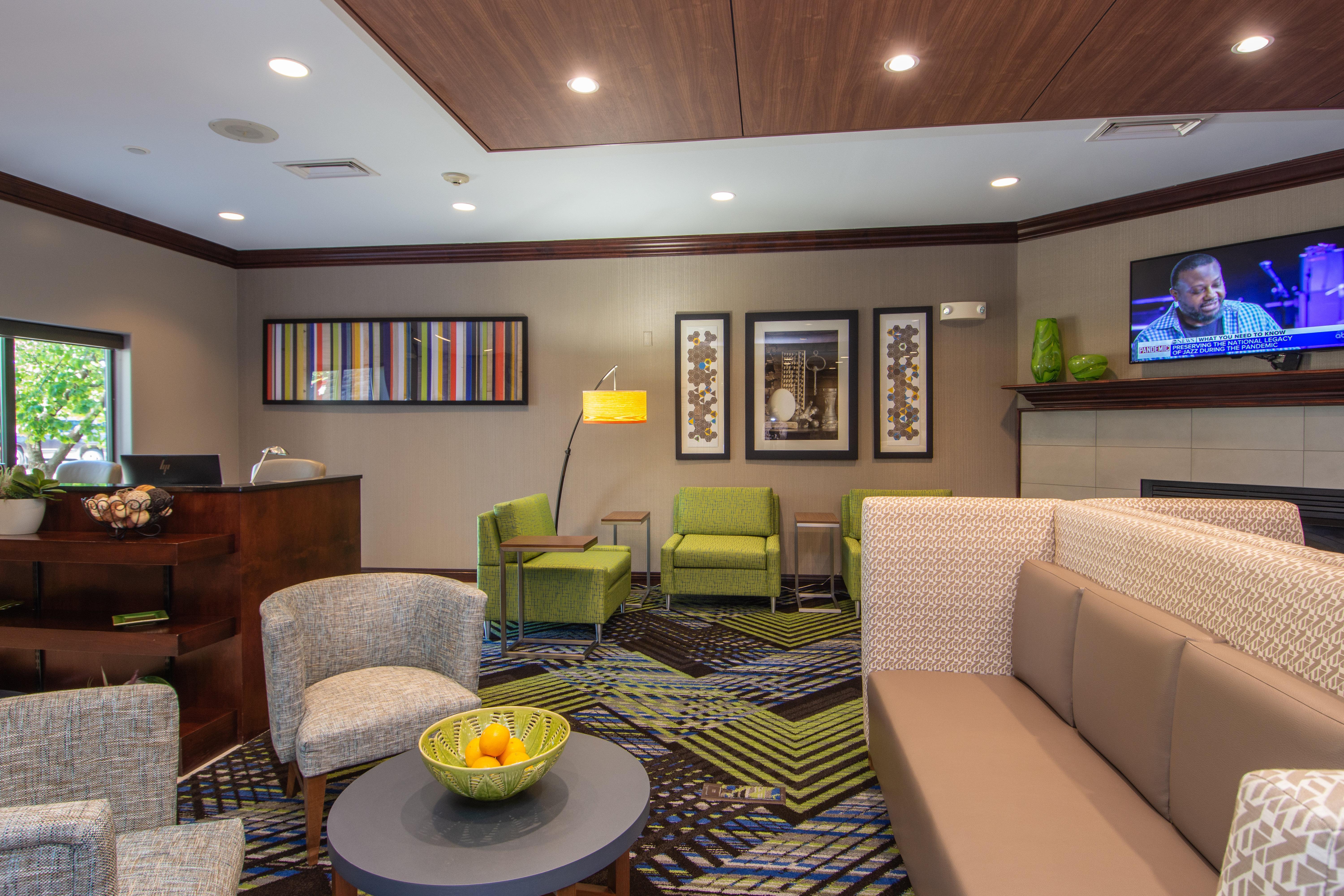 Holiday Inn Express And Suites Springfield Medical District By Ihg Buitenkant foto