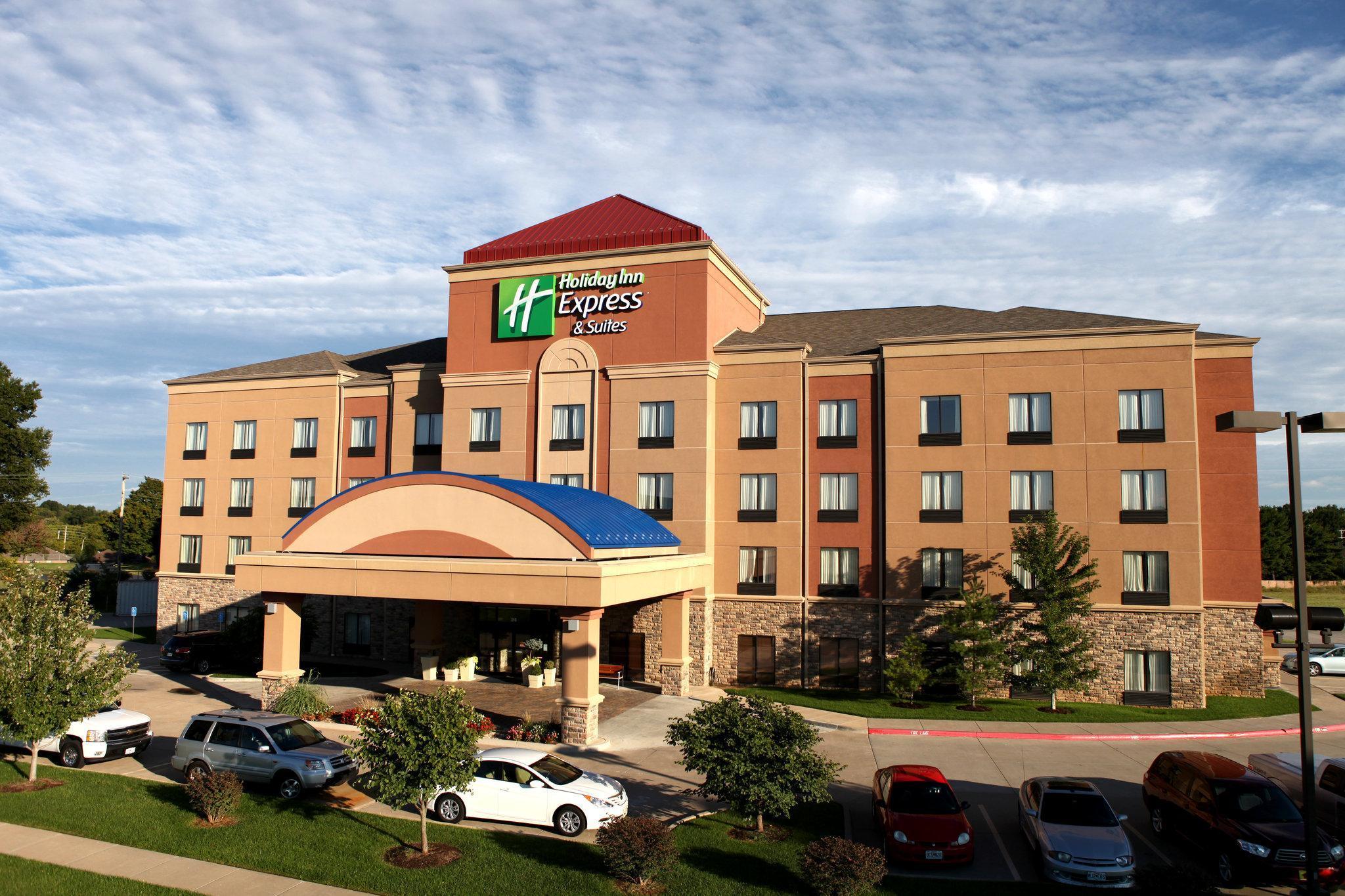 Holiday Inn Express And Suites Springfield Medical District By Ihg Buitenkant foto